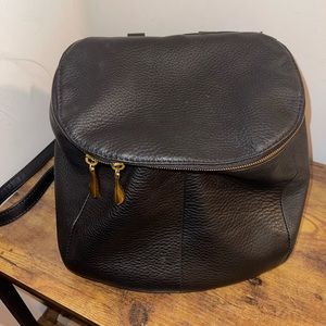 HOBO River Medium leather backpack in black
